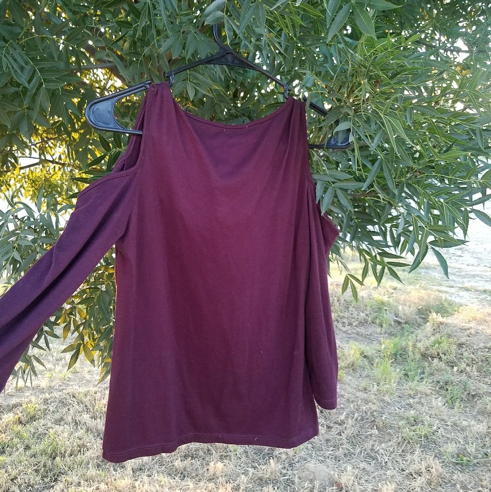 Cut Out Shoulder - Picture 2 of 2
